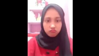 Skandal Spg Cakep Berhijab Pamer Toket Dan Memeknya